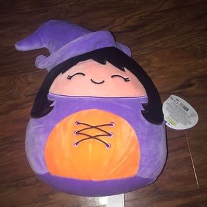 Winnie the Witch squishmallow
